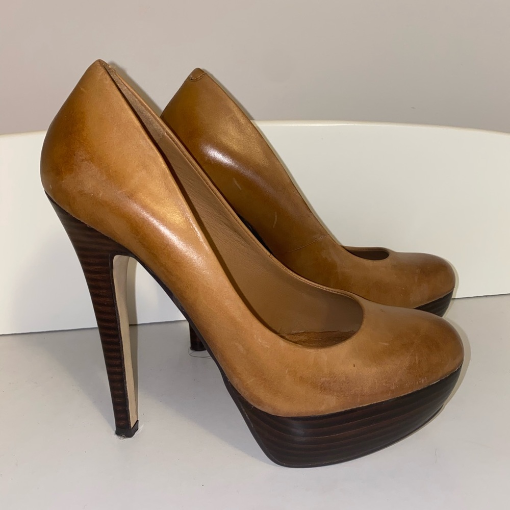 Leather Aldo heals